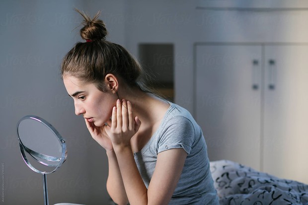 Minyak jojoba mengatur produksi sebum karena sangat mirip dengan sebum yang diproduksi tubuh secara alami.