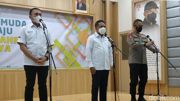 Menpora Zainudin Amali, Ketum PSSI Mochamad Iriawan, dalam konpers soal ulah suporter di Gedung Kemenpora, Selasa (27/4/2021).