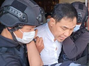 Polri Kirim Lagi Berkas Kasus Dugaan Terorisme Munarman ke Kejaksaan Polri Kirim Lagi Berkas Kasus Dugaan Terorisme Munarman ke Kejaksaan