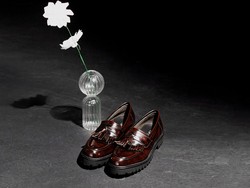 Klasik & Elegan, Tampil Gaya dengan Sepatu Kulit Terbaru Ini