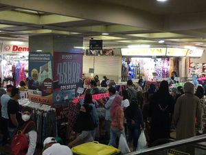 Pasar Tanah Abang Ramai, Pedagang Harap Tak Ada Lockdown