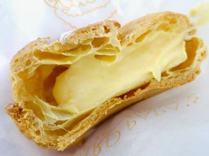 Parah! Mobil Mewah Bentley Ditimpuki Krim Kue Sus