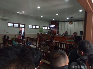 Bos Investasi Semut Rangrang Sragen Lolos dari Tuntutan 10 Tahun Bui Bos Investasi Semut Rangrang Sragen Lolos dari Tuntutan 10 Tahun Bui