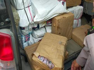 Sekat Pemudik, Polisi Amankan Belasan Ribu Petasan di Banyumas