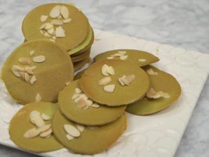 Resep Green Tea Almond Crispy Khas Surabaya Resep Green Tea Almond Crispy Khas Surabaya