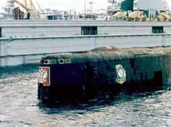 Melihat Lagi Pengangkatan Kapal Selam Kursk yang Tenggelam Tahun 2000 Melihat Lagi Pengangkatan Kapal Selam Kursk yang Tenggelam Tahun 2000