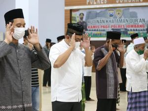 Salat Gaib dan Takziah Wujud Belasungkawa untuk Kru KRI Nanggala di Jombang