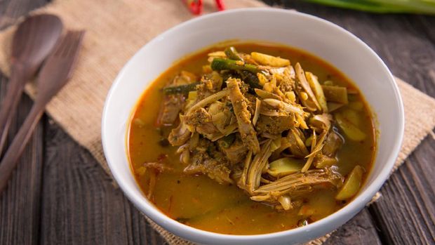 Sayur gulai nangka sayur nangka. indonesian food made from young jackfruit with coconut milk