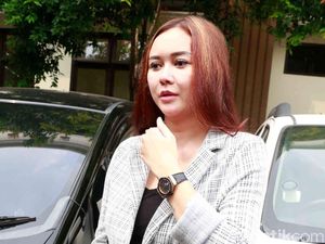 Aura Kasih Tulis Pesan Menyentuh untuk Anak, Singgung Ayah yang Tak Perhatian