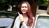 Penampilan Baru Aura Kasih usai Putusan Cerai dengan Eryck Amaral
