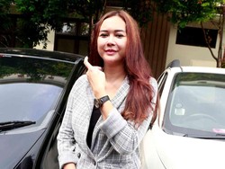 Eryck Amaral Tulis Ungkapan untuk Anak, Aura Kasih Beri Balasan Menohok