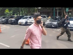 Bambang Pamungkas Tiba-tiba Sambangi Polda Metro