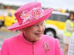 Final Euro 2020: Ratu Elizabeth II Lecut Inggris dengan Kenangan Ini