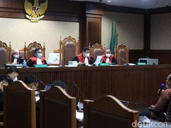 Saksi dari Swasta Ini Setor PNBP Ekspor Benur ke Bank Garansi Rp 1 M