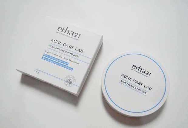 Erha21 acne pressed powder (sumber : bukalapak.com/imortalbeautyfull)