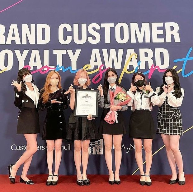 Grup girl StayC memenangkan kategori Female Roockie Idol Grup girl StayC memenangkan kategori Female Roockie Idol (foto: instagram.com/isa.stayc)