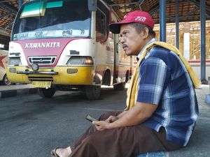 Keluh Kesah Sopir Bus hingga Organda Megap-megap Adanya Larangan Mudik Keluh Kesah Sopir Bus hingga Organda Megap-megap Adanya Larangan Mudik