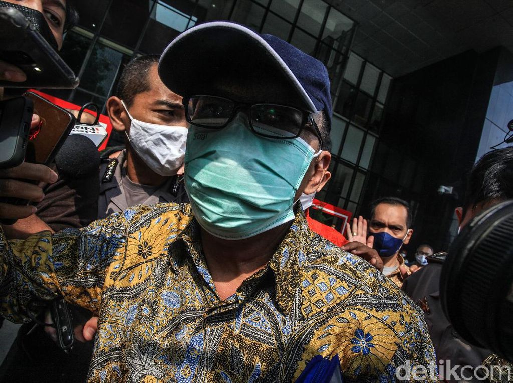 Baca Pleidoi, Angin Prayitno Mengaku Difitnah Terlibat Kasus Suap Pajak Baca Pleidoi, Angin Prayitno Mengaku Difitnah Terlibat Kasus Suap Pajak