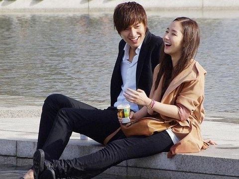 Potret kedua bintang ternama Korea Selatan saat menghabiskan waktu berdua.