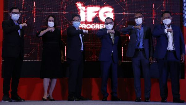 Kerja Keras Penataan Industri Jasa Keuangan