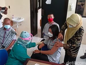 Persiapan Pekan Paralimpik Jatim, Atlet dan Official Jalani Vaksinasi