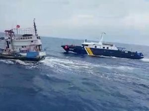 Diwarnai Aksi Kejar-kejaran, KKP Ringkus Kapal Pencuri Ikan di Natuna Diwarnai Aksi Kejar-kejaran, KKP Ringkus Kapal Pencuri Ikan di Natuna