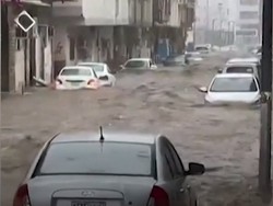 Hujan Es hingga Banjir Terjang Makkah