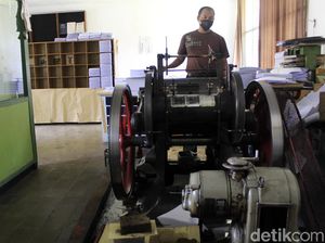 Cerita Mesin Tua Pencetak Al Quran Braille Tersimpan di Bandung