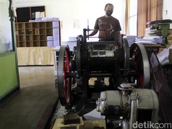 Cerita Mesin Tua Pencetak Al Quran Braille Tersimpan di Bandung