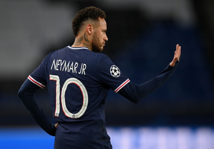 PARIS, FRANCE - APRIL 13: Neymar of Paris Saint-Germain gestures   during the UEFA Champions League Quarter Final Second Leg match between Paris Saint-Germain and FC Bayern Munich at Parc des Princes on April 13, 2021 in Paris, France. (Photo by Matthias Hangst/Getty Images)