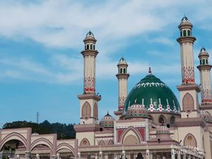 Ngabuburit di Masjid Paling Termegah di Tapanuli Selatan