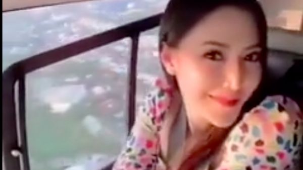 6 Gaya Istri Polisi Viral Pose di Helikopter, Bikin Suaminya Turun Pangkat