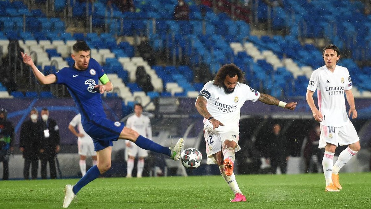 Real Madrid ditahan imbang Chelsea 1-1. (Foto: Getty Images/Denis Doyle)