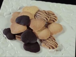 Resep Lidah Kucing Bentuk Hati yang Cantik Buat Suguhan Lebaran