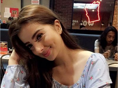 Ini Sarah Samantha, Sepupu Zaskia Sungkar yang Cantik Banget