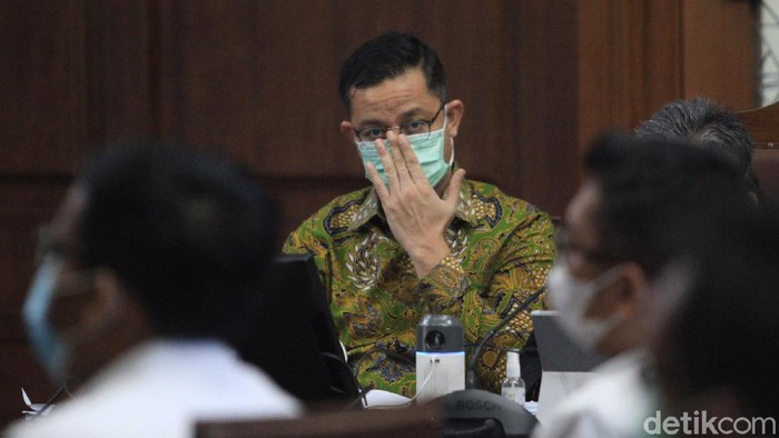 Mantan Menteri Sosial Juliari Batubara kembali duduk di kursi terdakwa pada sidang lanjutan di persidangan di Pengadilan Tipikor, Jakarta, Rabu (28/4/2021).