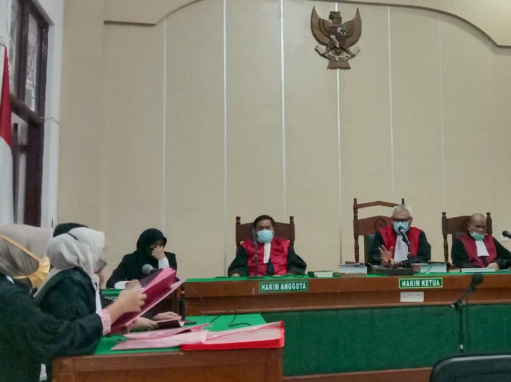 Ketua KAMI Medan Dituntut 2 Tahun Penjara Ketua KAMI Medan Dituntut 2 Tahun Penjara