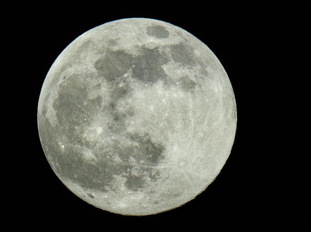 Blue Moon 22 Agustus Bakal Benar-benar Biru? Blue Moon 22 Agustus Bakal Benar-benar Biru?