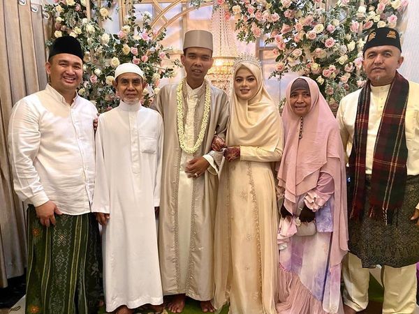 Resepsi Hari Ini, Yuk Lihat Lagi Akad Nikah UAS-Fatimah Azzahra