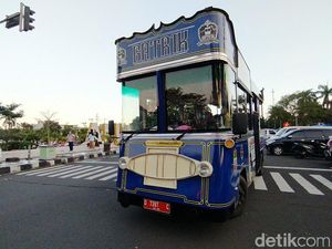 Ngabuburit Naik Bus Wisata Gatrik di Ciamis