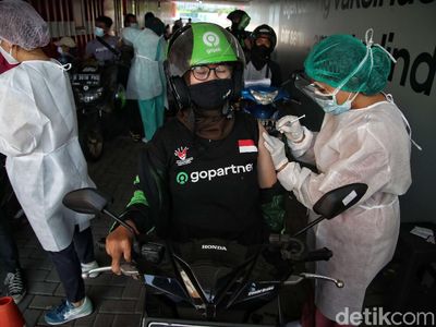 Giliran Pengemudi Ojek Online di Jakarta Ikut Vaksin Corona