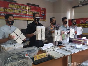 Raup Rp 1,3 M dari Palsukan AJB Tanah, Pria di Serang Diringkus Polisi Raup Rp 1,3 M dari Palsukan AJB Tanah, Pria di Serang Diringkus Polisi