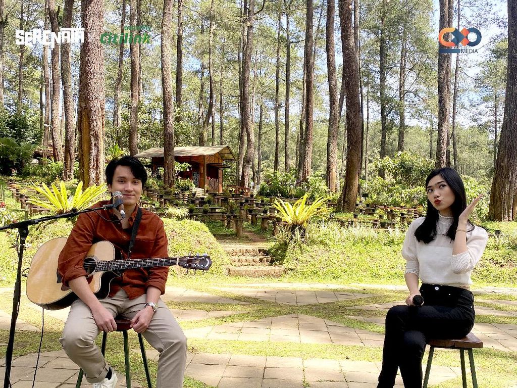 Intip Cerita di Balik Single Baru 1+1 Milik Isyana Sarasvati & Suami Intip Cerita di Balik Single Baru 1+1 Milik Isyana Sarasvati & Suami