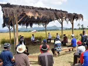 Saat Petani Malang Diminta Tanya Jokowi, Tapi Malah Minta Truk Saat Petani Malang Diminta Tanya Jokowi, Tapi Malah Minta Truk