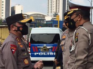 Jelang Larangan Mudik, Kapolda Metro Cek Pos Penyekatan di Bekasi