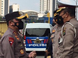 Jelang Larangan Mudik, Kapolda Metro Cek Pos Penyekatan di Bekasi