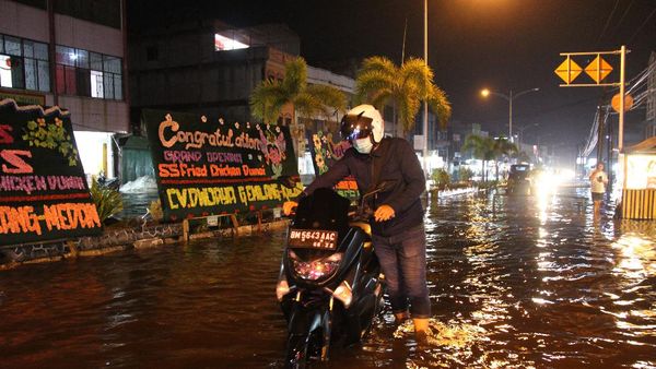 Kota Dumai Dikepung Banjir Rob