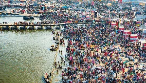 Kumbh Mela, Tradisi Mandi Suci yang Bikin Tsunami Corona di India Kumbh Mela, Tradisi Mandi Suci yang Bikin Tsunami Corona di India