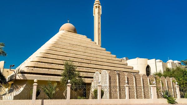 Foto: Masjid Piramida nan Megah di Kuwait
