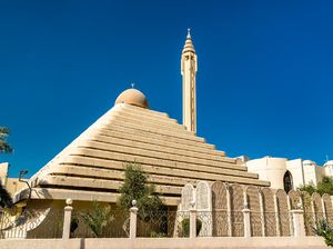 Foto: Masjid Piramida nan Megah di Kuwait